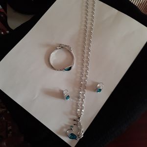 Necklace, earrings, bracelet.